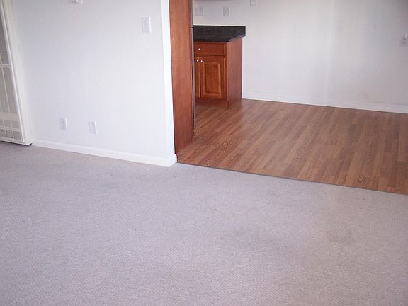 4th image of 604 Peninsula Ave #5