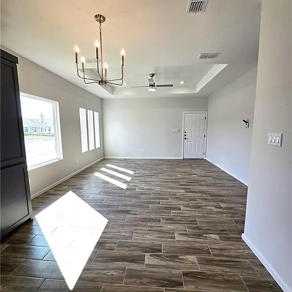 913 N Clarence Ave #4 — Photo 4