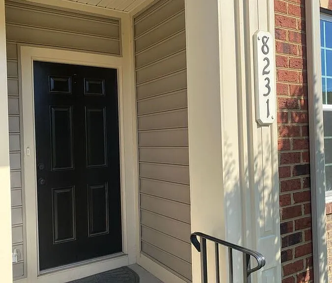 8231 Greenbelt Station Pkwy — Photo 2