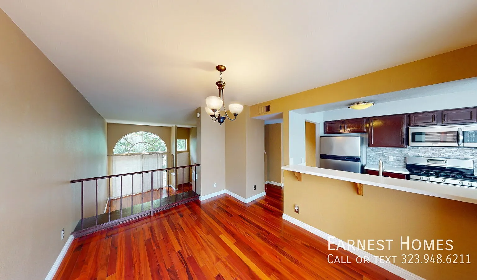 Bright Sherman Oaks Townhouse with Private Outdoor Spaces and a Two-Car Garage! — Photo 3