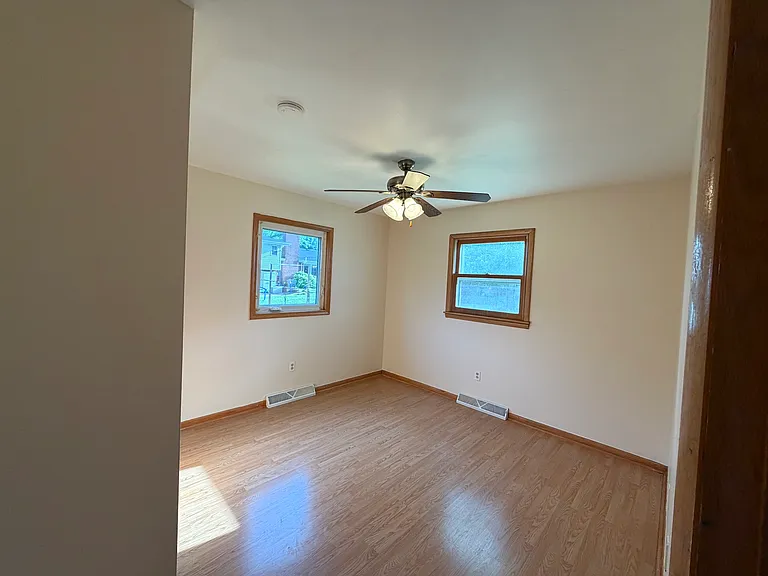 703 E Harding Dr — Photo 18
