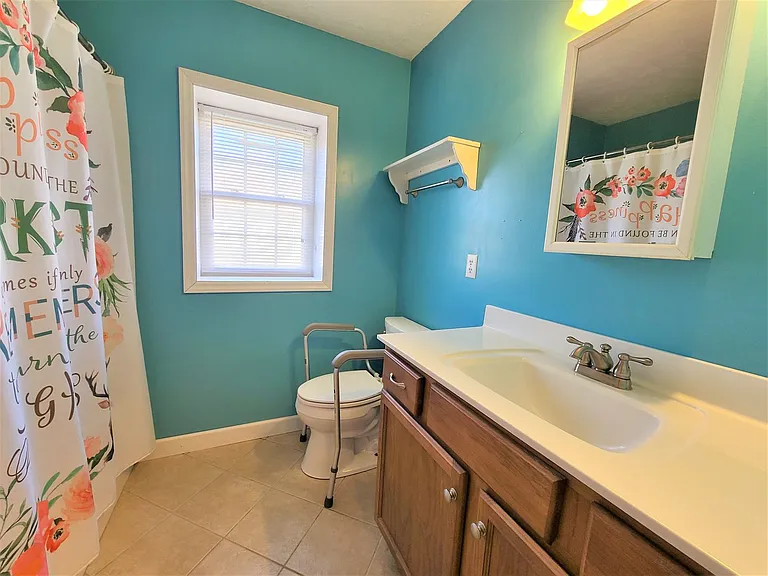 121 Fairfax Rd — Photo 19