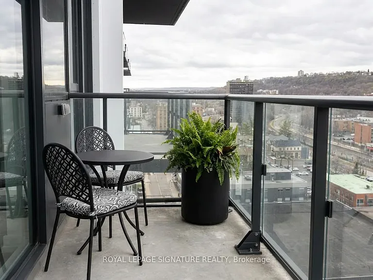 75 James St S #1421 — Photo 7