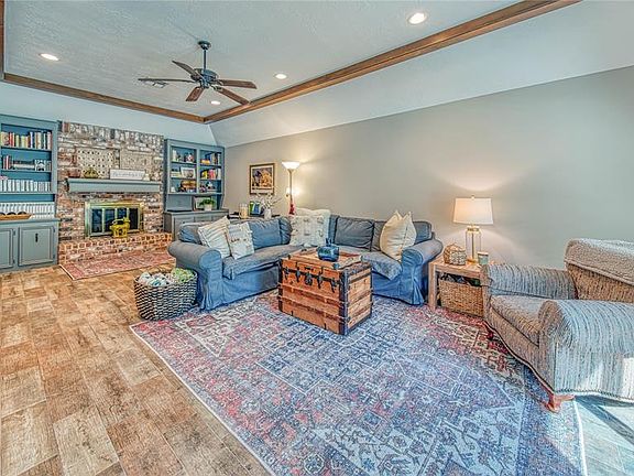 4th image of 11611 Leaning Pine Drive