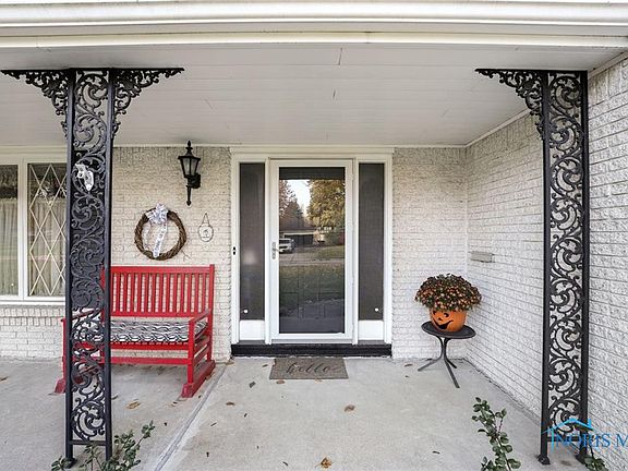 2nd image of 2322 Tanglewood Dr