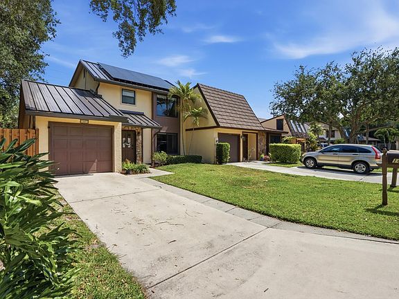 2nd image of 1001 Raintree Lane