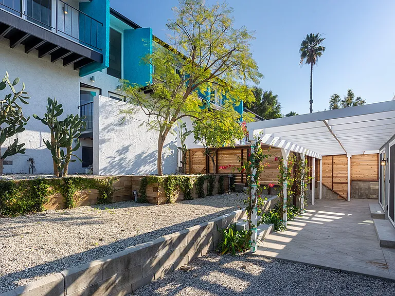 908 Hyperion Ave — Photo 21