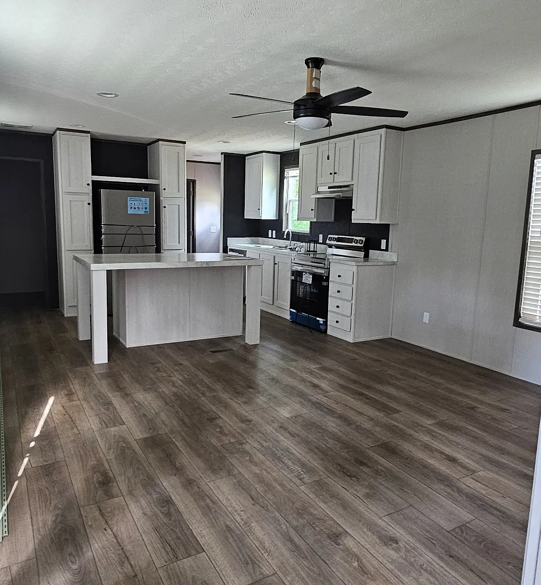 3 bed, 1088 sqft, $979 — Photo 1