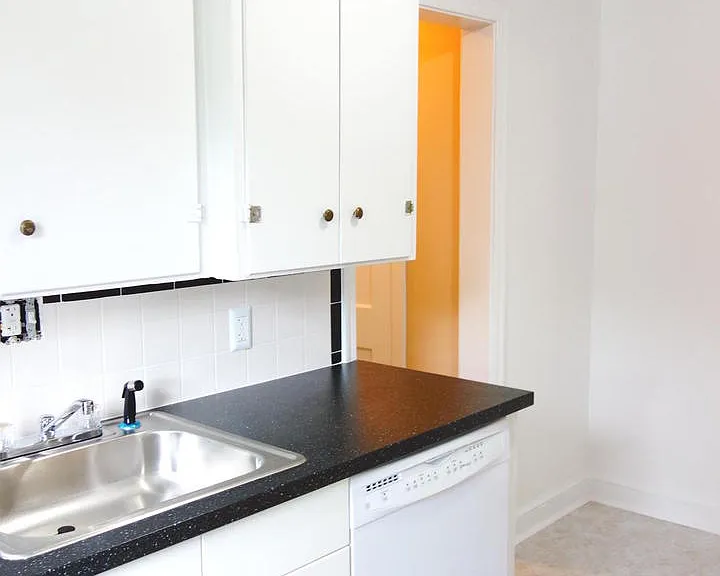 8210 Greenwood Ave — Photo 21