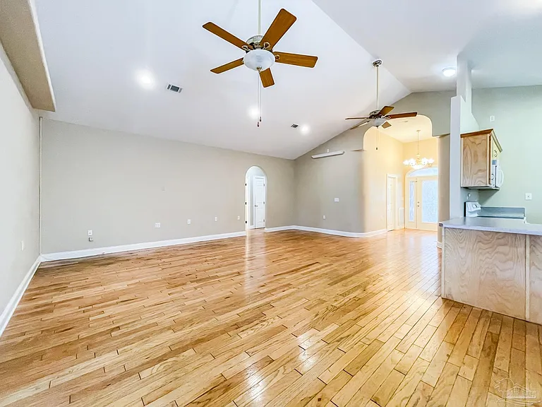 724 Ladner Dr — Photo 36