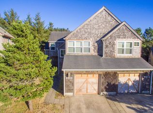 5865 Barefoot Ln, Pacific City, OR