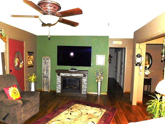 4th image of 822 W 11th St