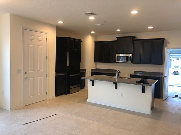 3rd image of 370 Misty Grove Ln