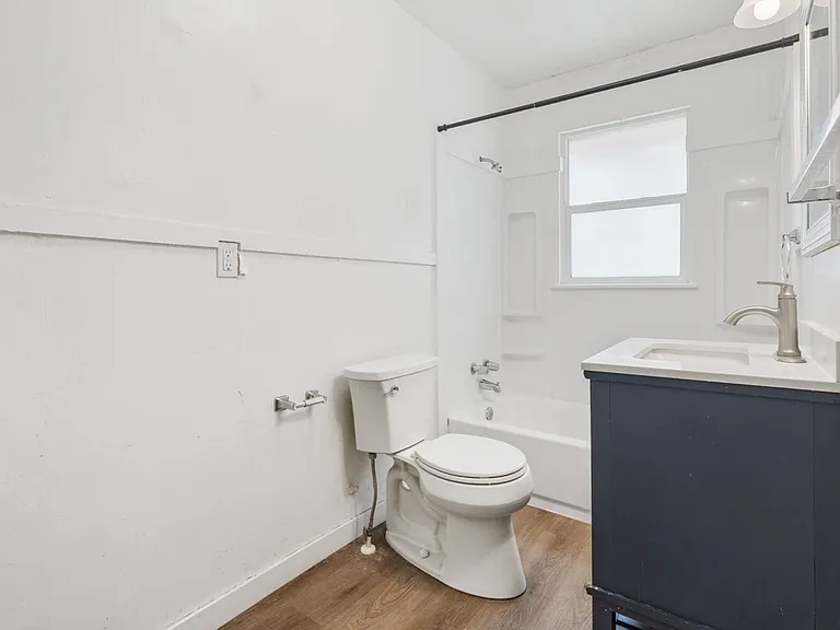 2736 Madison Ave — Photo 10