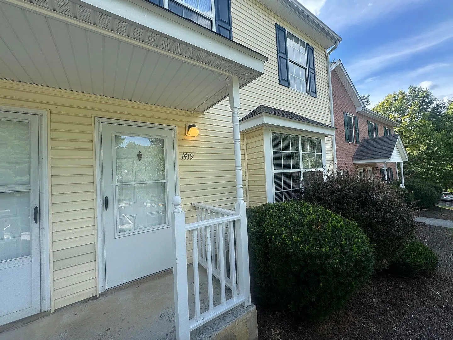 Blacksburg 4 bed, 2.5 Bath Available Now — Photo 2