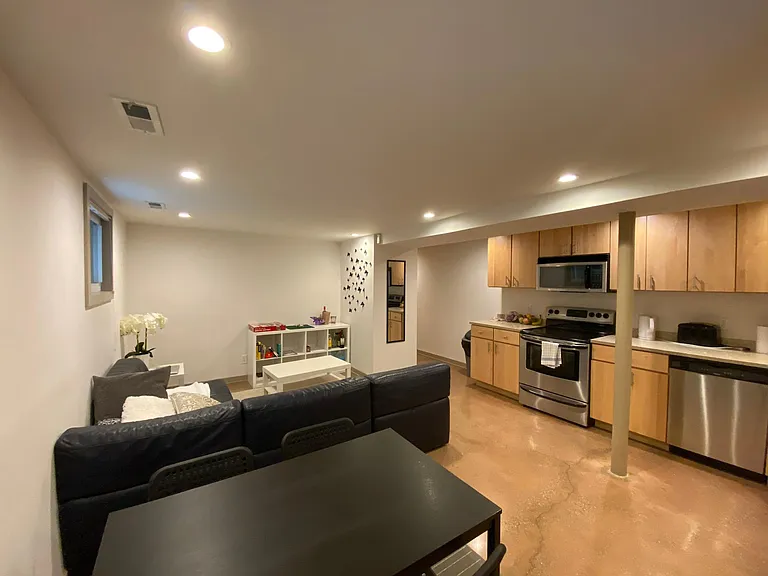 1824 Park Rd NW #B — Photo 5