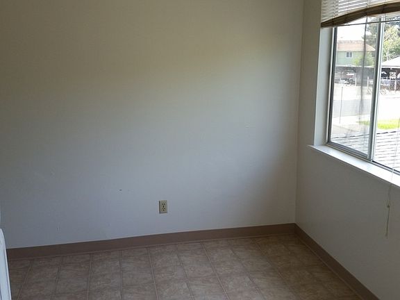 3rd image of 1616 Nursery St