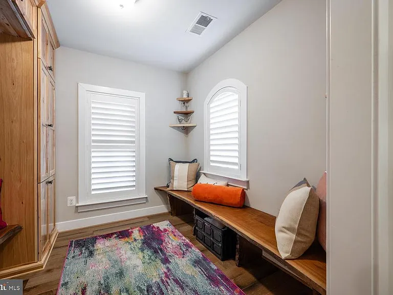 1126 N Stuart St — Photo 23