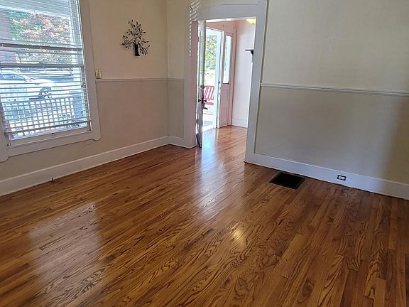 5th image of 111 Miller Ave