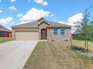 1233 Sycamore St, Azle, TX 76020