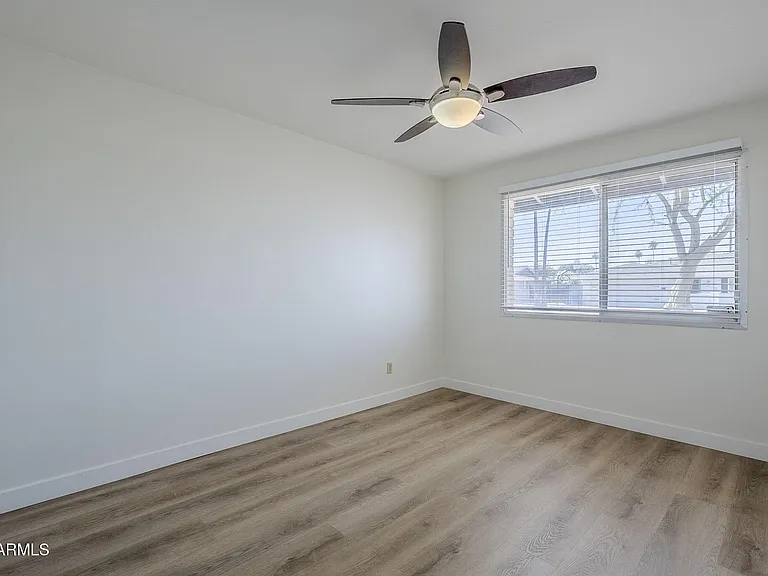 1904 E Manhatton Dr — Photo 39