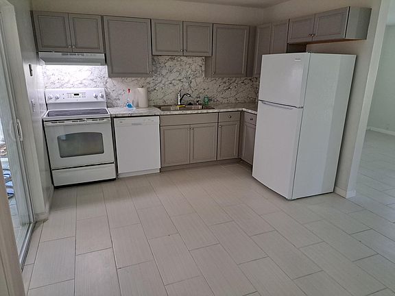 2nd image of 3152 Poinciana Dr
