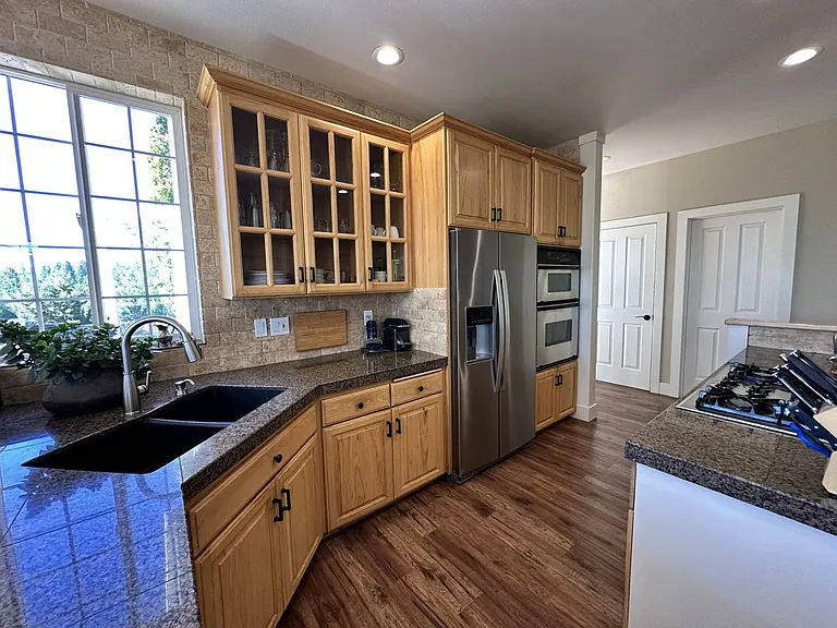 1158 NW Redfield Cir — Photo 7