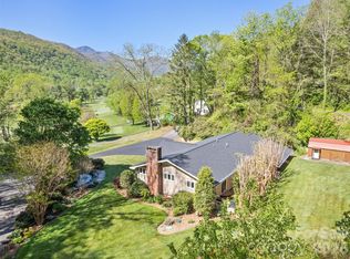 9 Golfview Dr, Maggie Valley, NC 28751