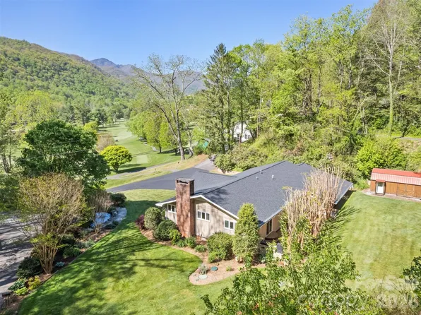 9 Golfview Dr, Maggie Valley, NC 28751