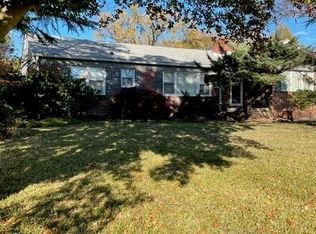 2 Rhonda Cir, Hampton, VA 23669