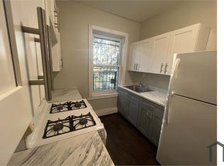 241 S 8th St #3, Newark, NJ 07103