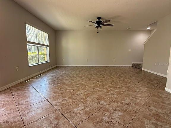 4th image of 9749 Trumpet Vine Loop