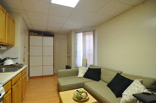 Rented by BLU Real Estate | media 19