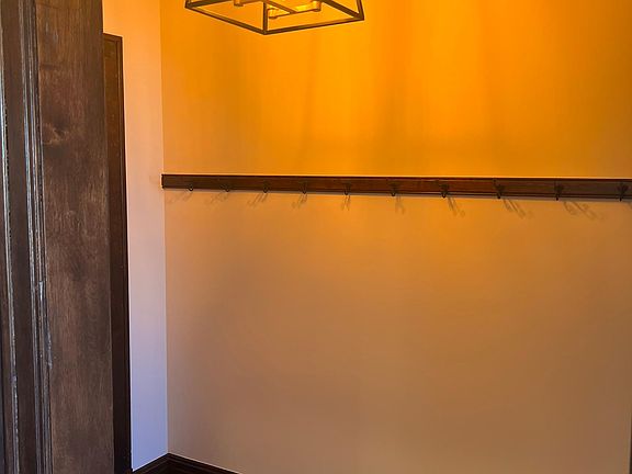 4th image of 4755 N Sawyer Ave #3B