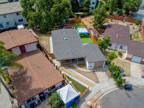 2nd image of 426 Del Mar Ct