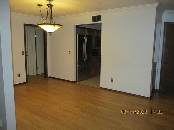 3rd image of 3000 SW 16th Ave