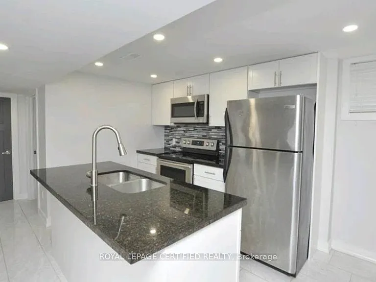 102 Laurier Ave #BASEMENT ROOM FOR R — Photo 3