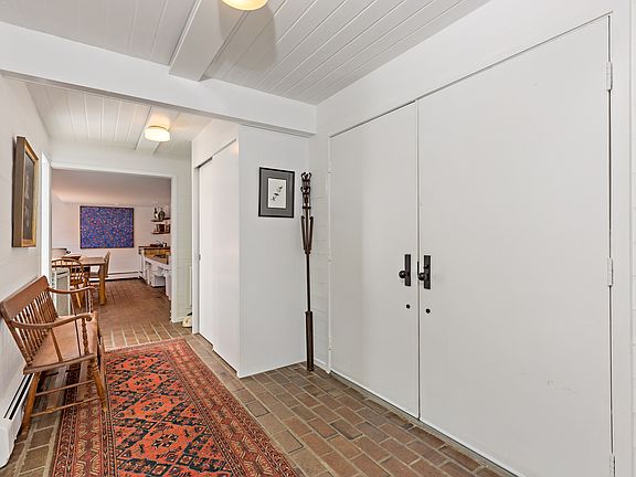 5th image of 329 Central Dr