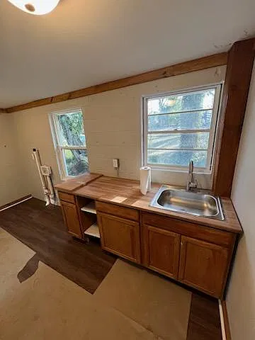 3 bed, $995 — Photo 2