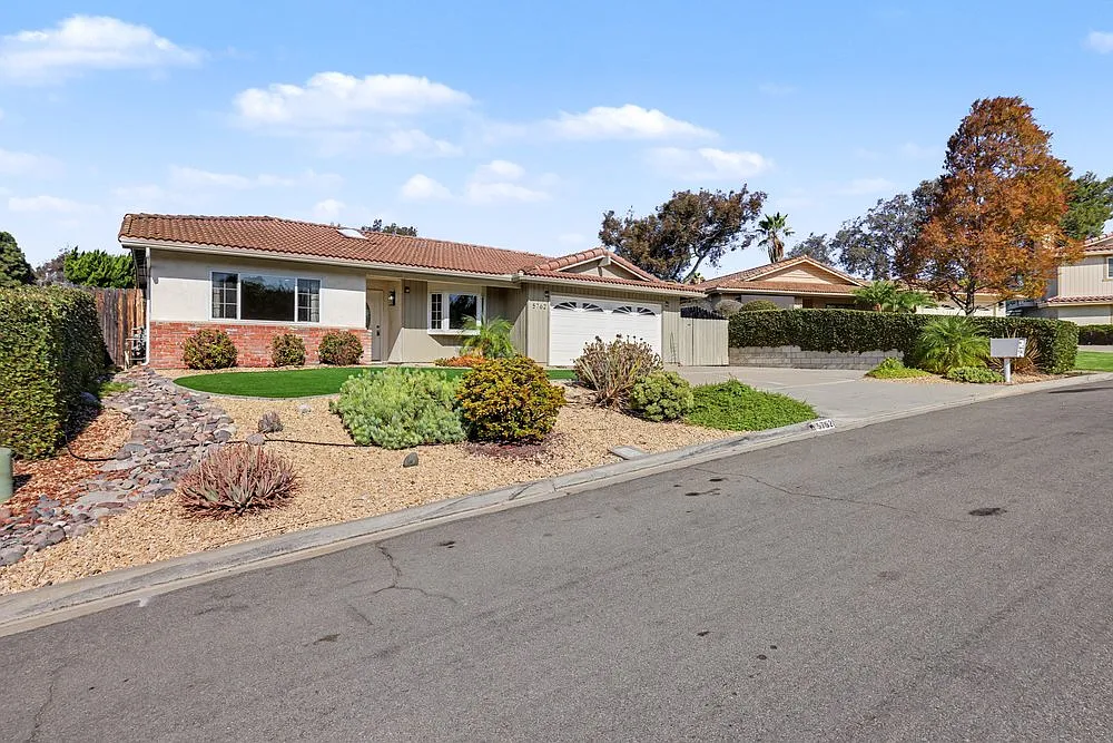 4 bed, 1932 sqft, $5,000 — Photo 1
