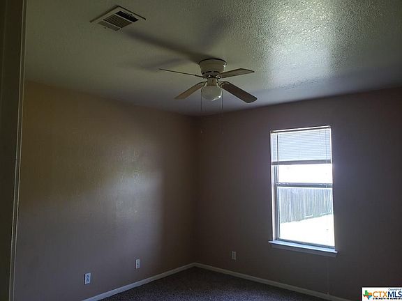5th image of 1007 Circle M Dr APT A