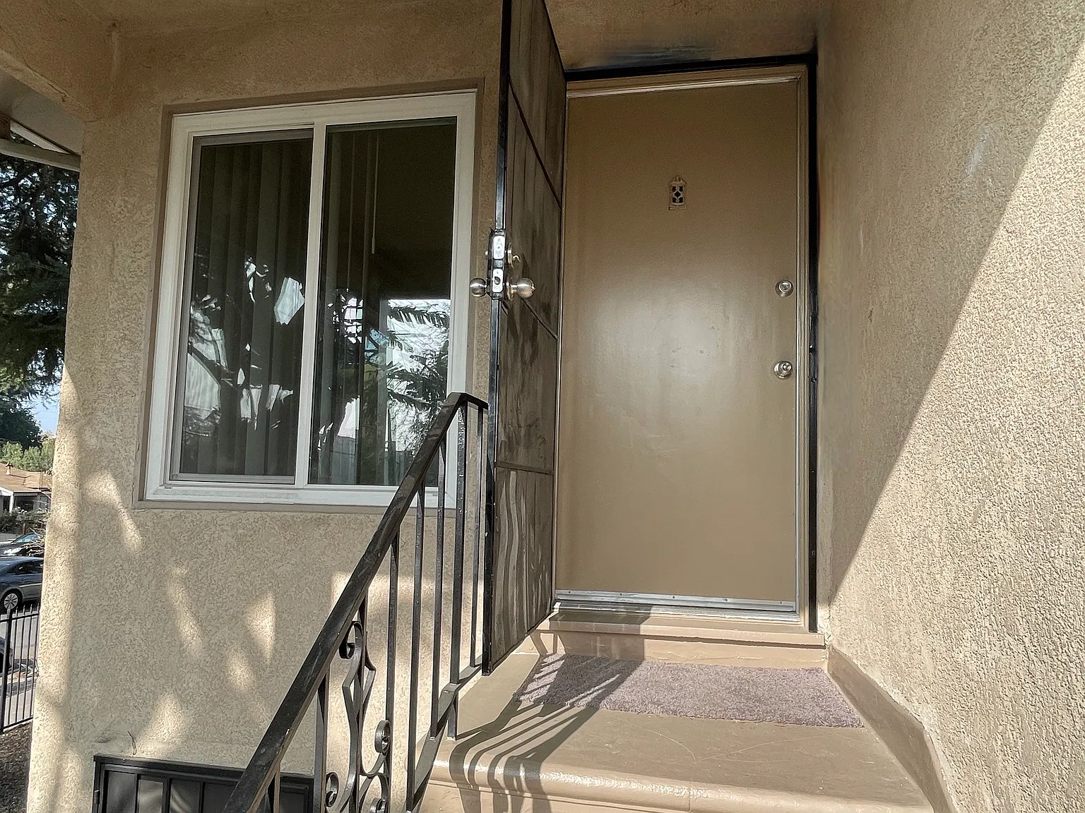 2 bed, 875 sqft, $2,449 — Photo 4