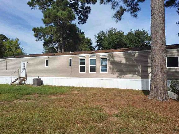 4th image of 17818 Camelia Dr