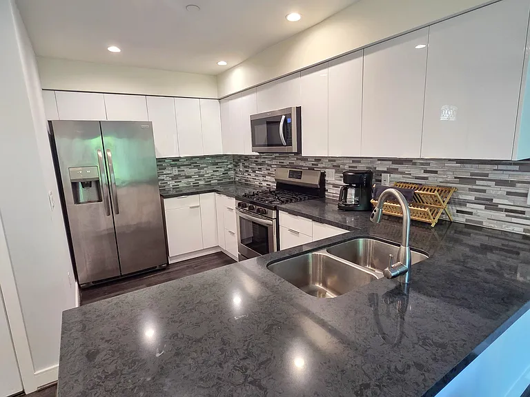 2651 S Hobart Blvd #9 — Photo 6