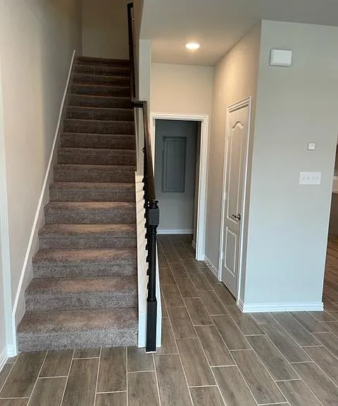 3714 Malibu Dr — Photo 2