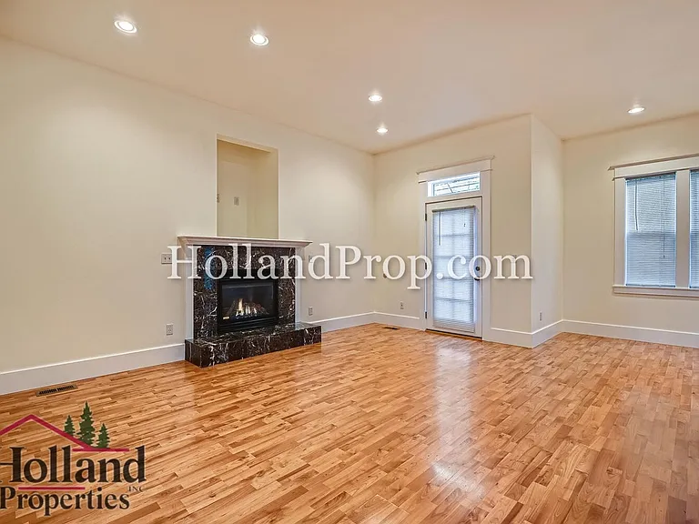 3228 SE Filbert St — Photo 5