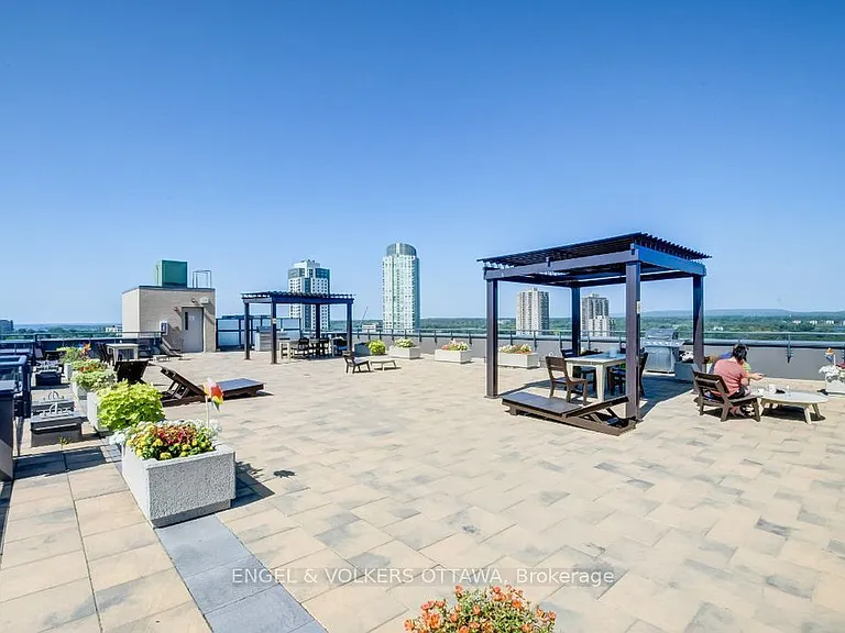 360 Patricia Ave #106 — Photo 33