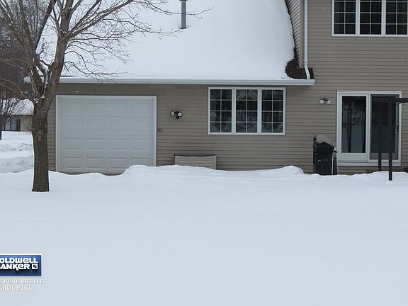 3rd stall has door on back of home