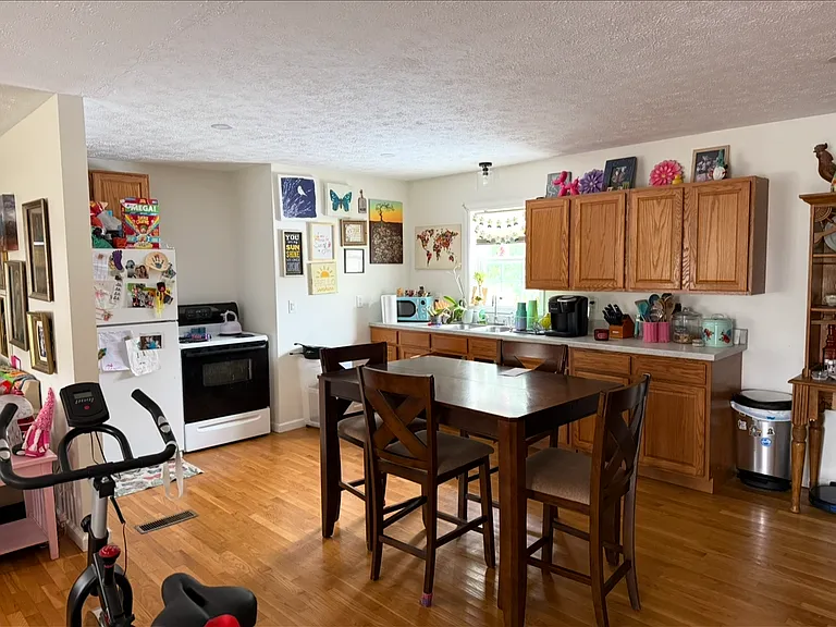 1312 Kirkwood Dr — Photo 4