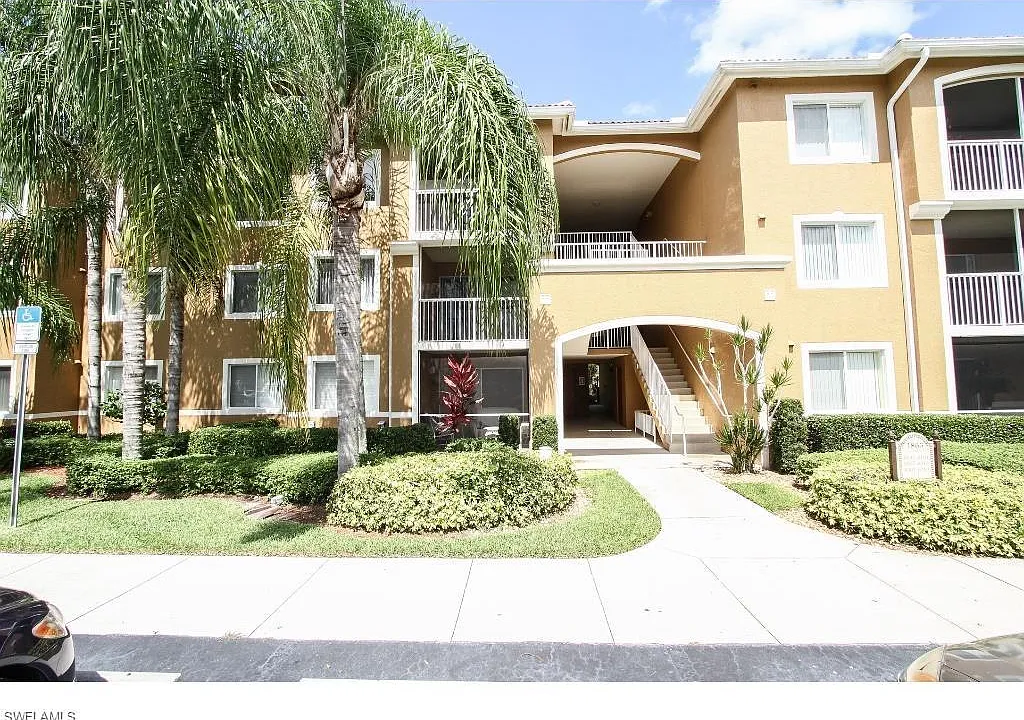 1 bed, 1.0 bath, 864 sqft, $1,650 — Photo 2